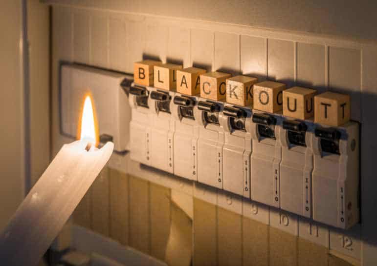 Blackout in Österreich: Was Arbeitgeber und Beschäftigte wissen sollten: Besteht während eines Blackouts eine Entgeltfortzahlungspflicht?