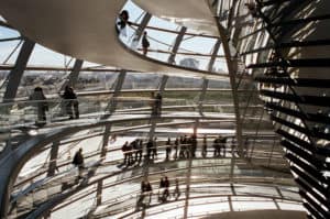#webcast Immobilientokenisierung könnte die Zukunft der Immobilienwirtschaft nachhaltig verändern und revolutioniert die Art und Weise, wie wir in Immobilien investieren. Im nächsten Real Estate Webcast am 07. Juni ab 10.00 Uhr beleuchten unsere Rechtsanwälte Stephan Größ und Martin Hanzl gemeinsam mit den EY Kolleg:innen Gernot Ressler und Matthias Heise und Alina Nichiforeanu, von Raiffeisen Capital Management das Thema umfassend aus technischer, steuerlicher und rechtlicher Sicht und diskutieren mögliche Anwendungsfälle sowie Vorteile von Tokens in der Immobilienbranche.