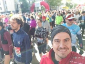 Staffellauf: Rechtsanwalt Philipp Moritz mit EY Law Runners: Tobias Scheufler, Heinrich Pöttinger, Natalia Brezikova beim vcm vienna city marathon 2024 wien ey law office start reichsbruecke