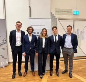 EY Law Kartellrecht Team beim Kartellrecht Moot Court 2025 KRMC - Rechtsanwalt Kartellrecht Österreich und EU - David Konrath und Cesare d'Ambrosio - beide bei EY Law in Wien. Einzug ins Finale mit 2. Platz für das Studenten Team
