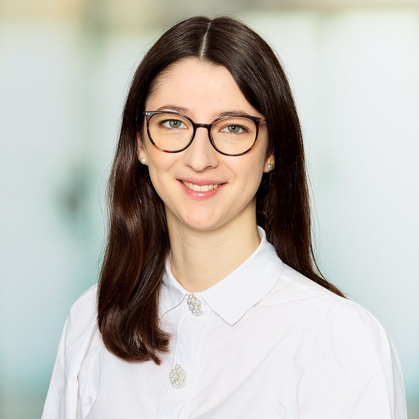 Katrin Grundschober - EY Law Studentin Juristische Mitarbeiterin Gesellschaftsrecht