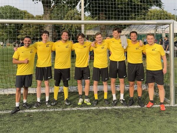 Wiener Kanzleiturnier 2025 - EY Law Fußballmannschaft